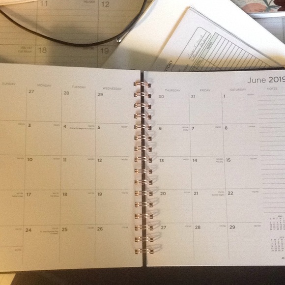 At a glance - Picture 2 of 3